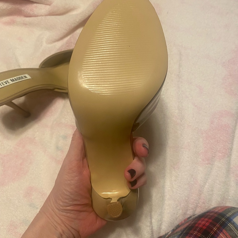 Steve Madden Nude Peep-Toe Heels - Picture 3 of 3